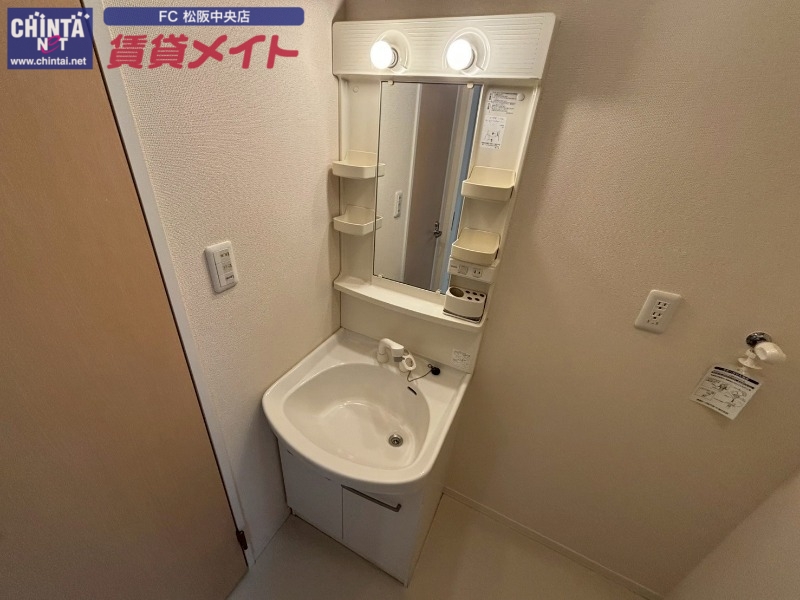 洗面設備　反転タイプ参考写真