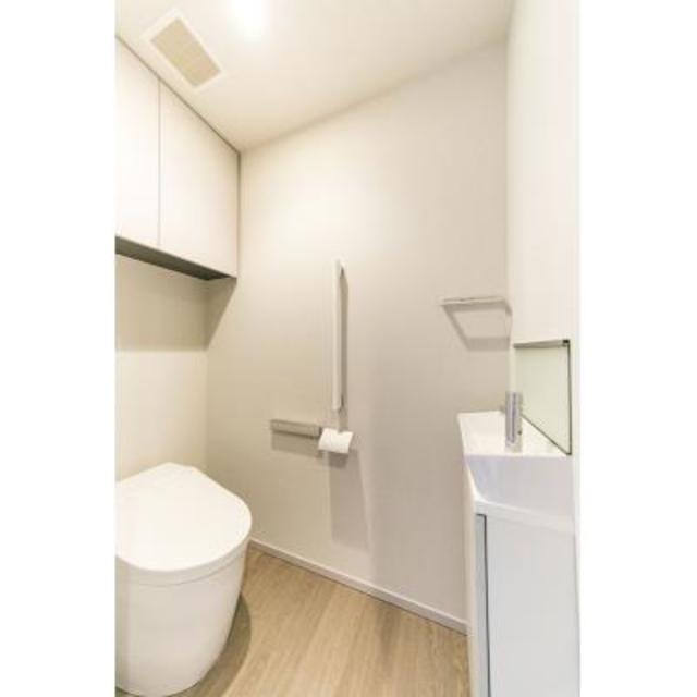 トイレ　※写真は同タイプ住戸です。