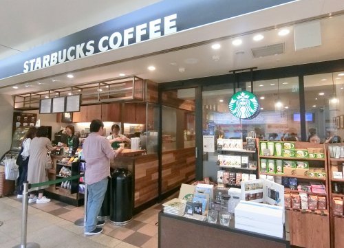 飲食店　スターバックスコーヒーグランデュオ蒲田店（飲食店）まで831m