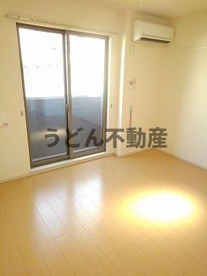 居室・リビング　うどん県のお部屋探しはうどん不動産へ うどんちゃんとLINE