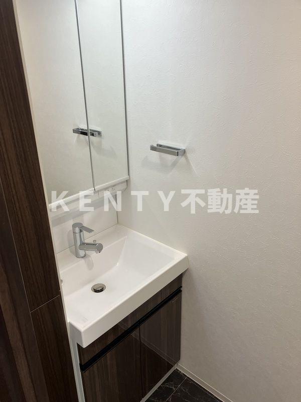 洗面設備　コンパクトで使いやすい洗面所
