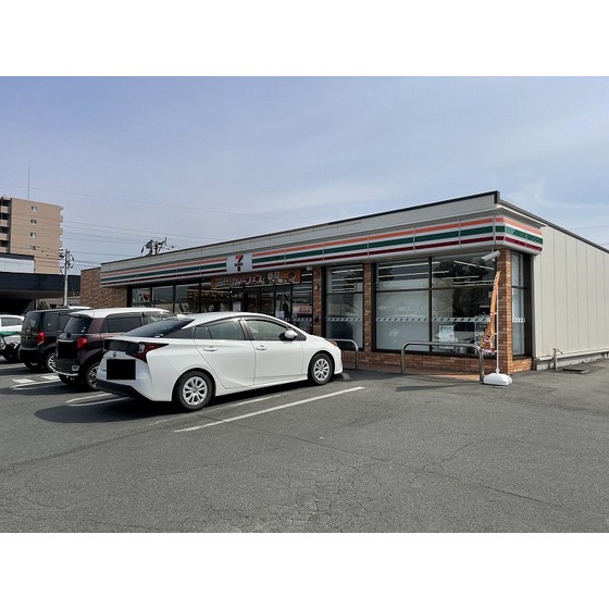 コンビニ　セブンイレブン菊陽バイパス店（コンビニ）まで535m