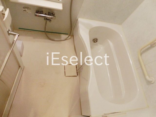 バス・シャワールーム　追い焚き付きのバス