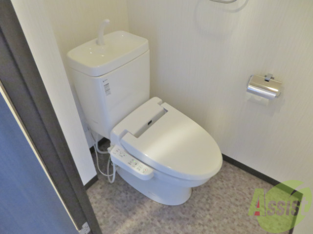 トイレ　嬉しいウォシュレット機能付きです。シャワートイレは便利ですね