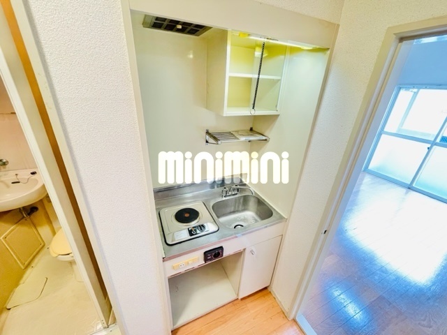 キッチン　電気コンロ付きのキッチンです♪