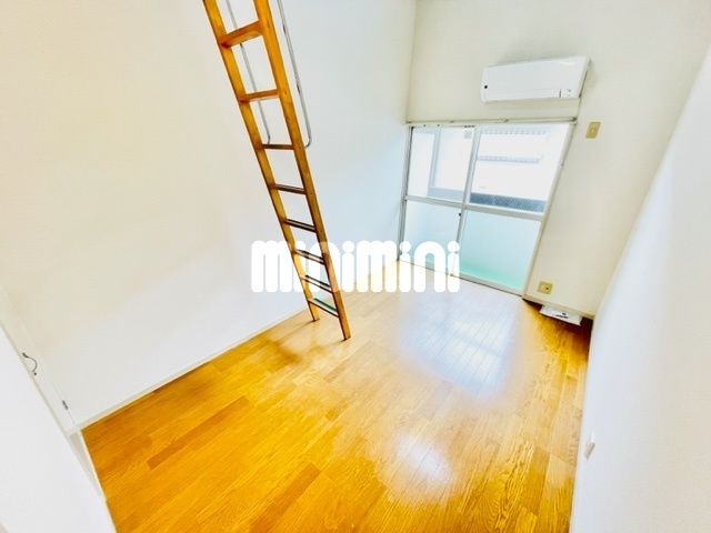居室・リビング　５．５帖のお部屋です♪