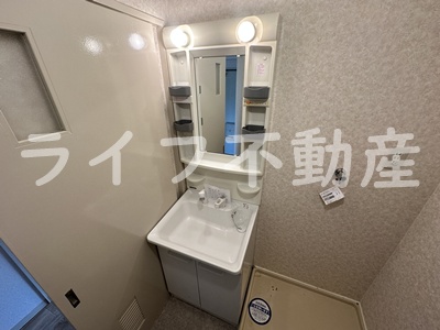 洗面設備　独立洗面化粧台付き