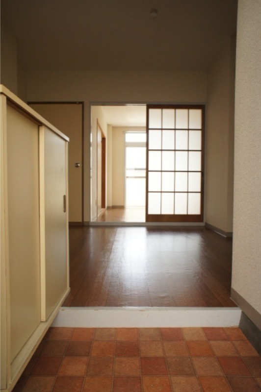 玄関　図面と現状に相違がある場合には現状を優先