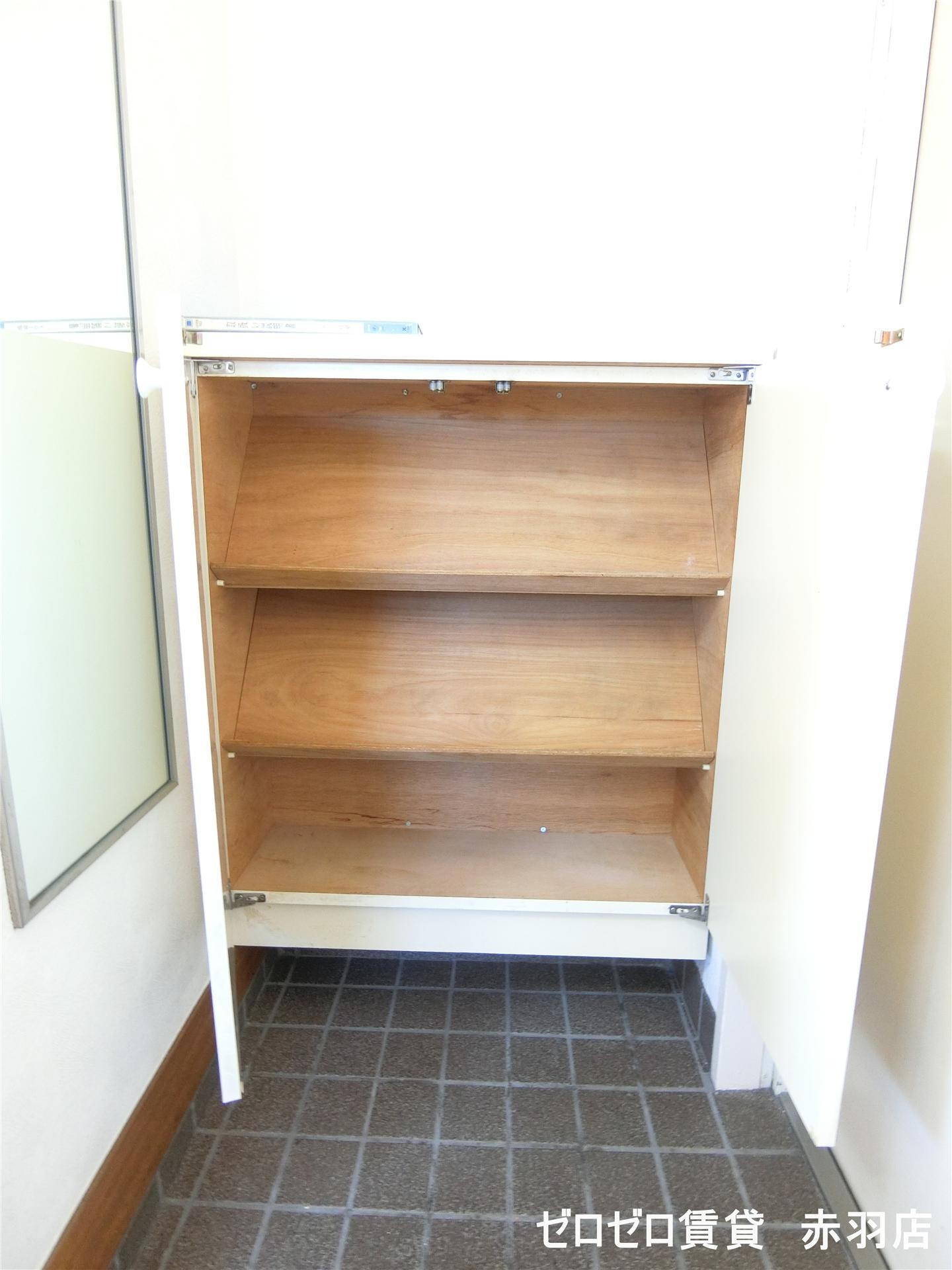 玄関　※301号室　類似部屋