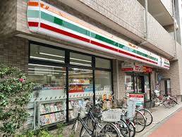 コンビニ　セブンイレブン荒川店（コンビニ）まで52m