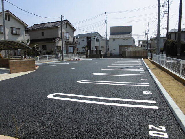駐車場　駐車場