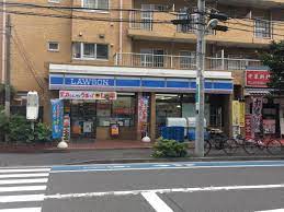 コンビニ　ローソン 大森海岸駅前店（コンビニ）まで199m