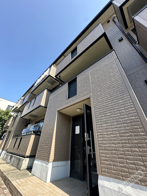 エントランス　防犯カメラ完備♪♪