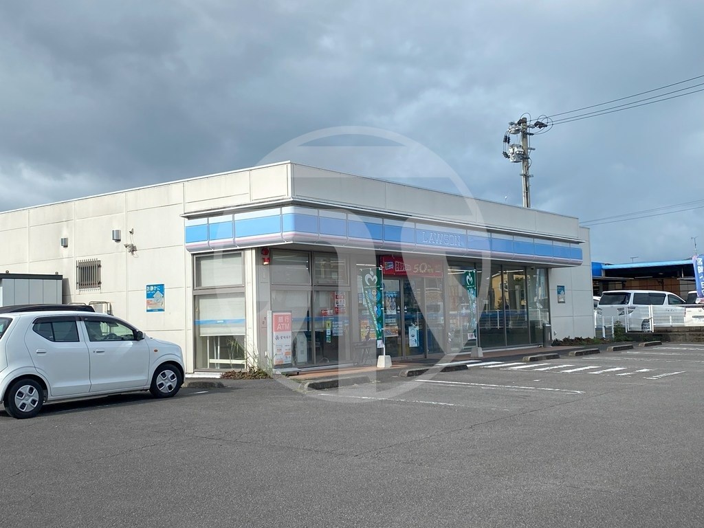 コンビニ　ローソン都城年見町店（コンビニ）まで170m