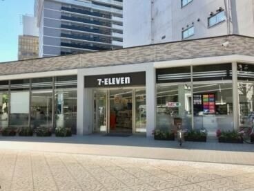 コンビニ　セブンイレブン御堂筋本町店（コンビニ）まで659m