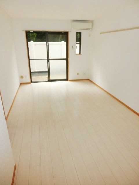 居室・リビング　12.8帖のゆったりとしたリビンングです