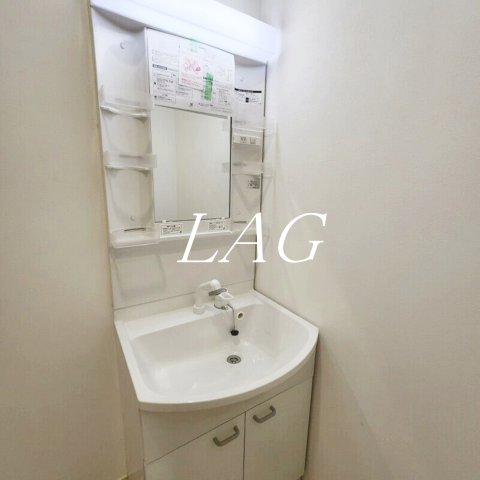 洗面設備　独立洗面台です。