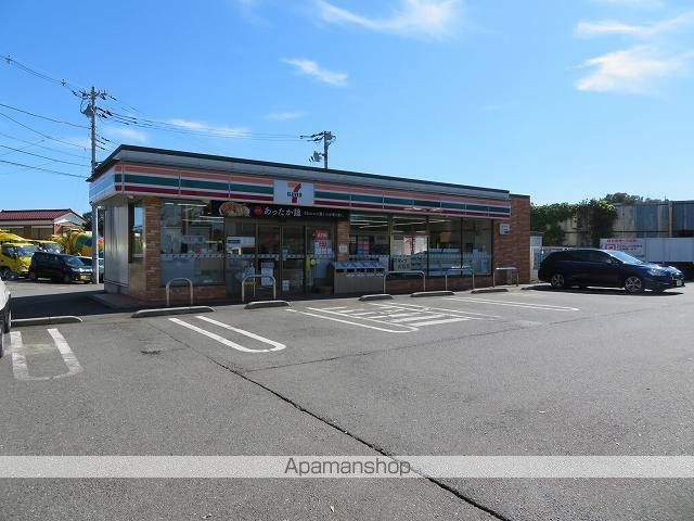 コンビニ　セブンイレブン（コンビニ）まで300m