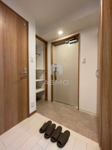 玄関　同マンション別部屋　参考写真