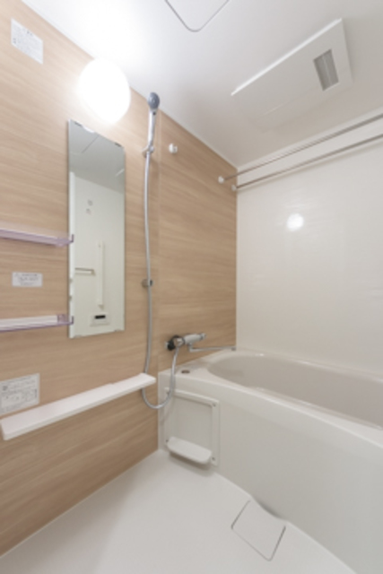 バス・シャワールーム　※写真は同タイプ住戸です。