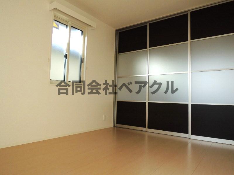 その他部屋・スペース　広くて明るい寝室