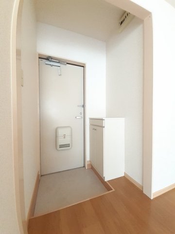 玄関　収納もある玄関です