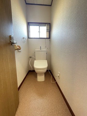 トイレ　1F・2Fそれぞれにトイレが完備されています！