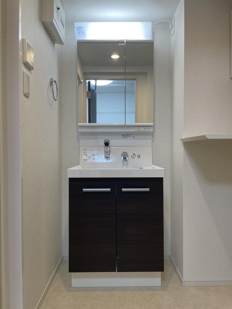 洗面設備　※同建物内の別部屋参考写真です