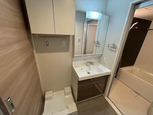 洗面設備　コンパクトで使いやすい洗面所