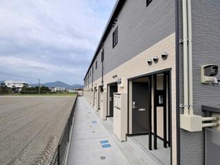 玄関　備品や設備仕様は号室等により異なります現地をご確認下さい。