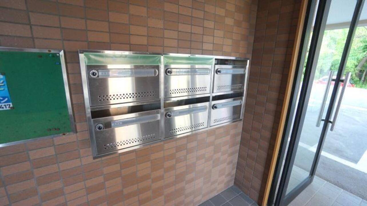 エントランス　メールBOX