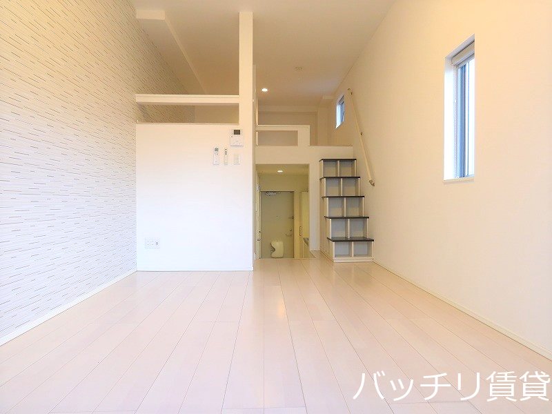 居室・リビング　同型タイプの為、現状を優先致します。