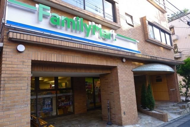 コンビニ　ファミリーマート（コンビニ）まで506m