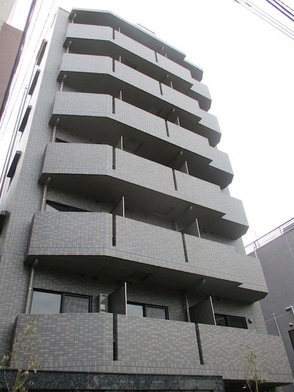 建物外観　鉄筋コンクリート造・総戸数は34戸です。