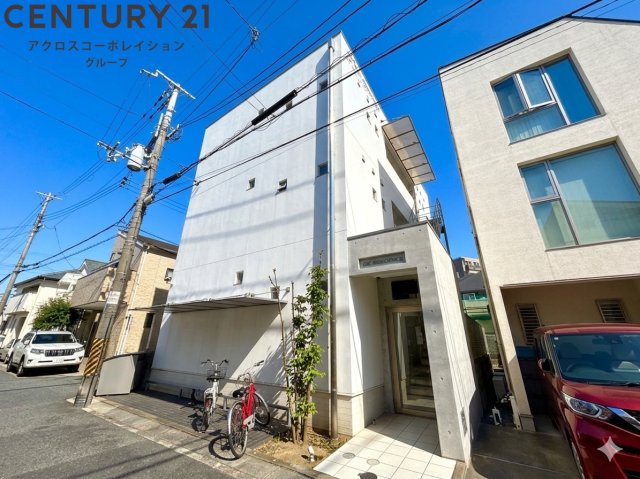 建物外観　オートロック・防犯カメラ付きで安心です！