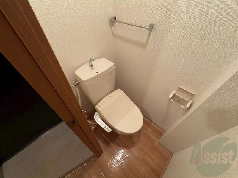 トイレ　トイレです。ウォシュレット付を探している方、おすすめです。