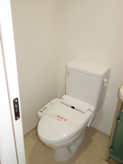 トイレ　☆洗浄機能付暖房便座☆（※写真は２０６号室となります。）