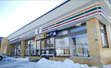 コンビニ　セブンイレブン札幌南郷通21丁目店（コンビニ）まで241m