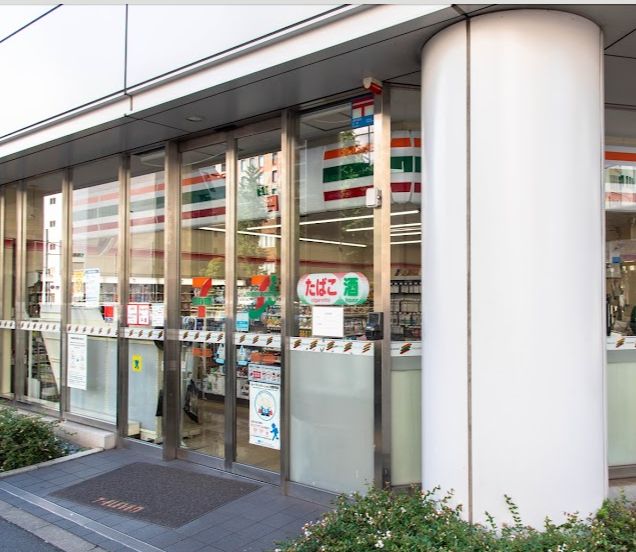 コンビニ　セブンイレブン 新橋第一京浜店（コンビニ）まで49m
