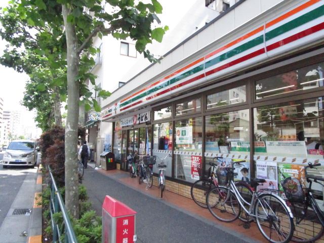 コンビニ　セブンイレブン（コンビニ）まで110m