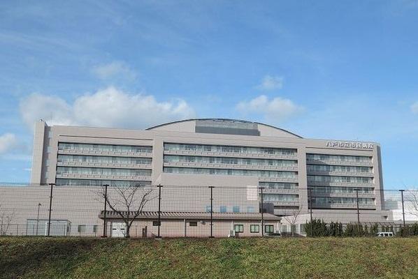 中学校　八戸市立第一中学校（中学校）まで2200m