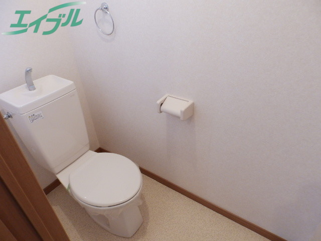 トイレ　同型参考写真　ウォシュレット付きとなります