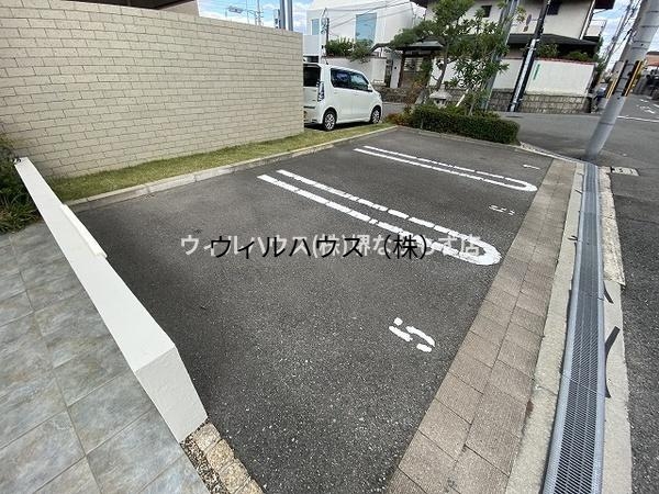 駐車場　敷地内駐車場！