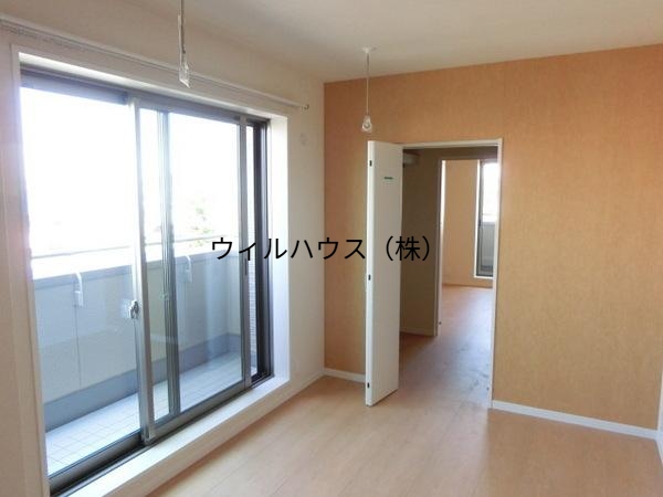 その他部屋・スペース　明るい洋室！