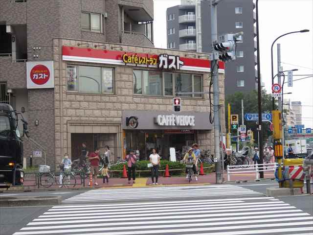 飲食店　ガスト（飲食店）まで900m