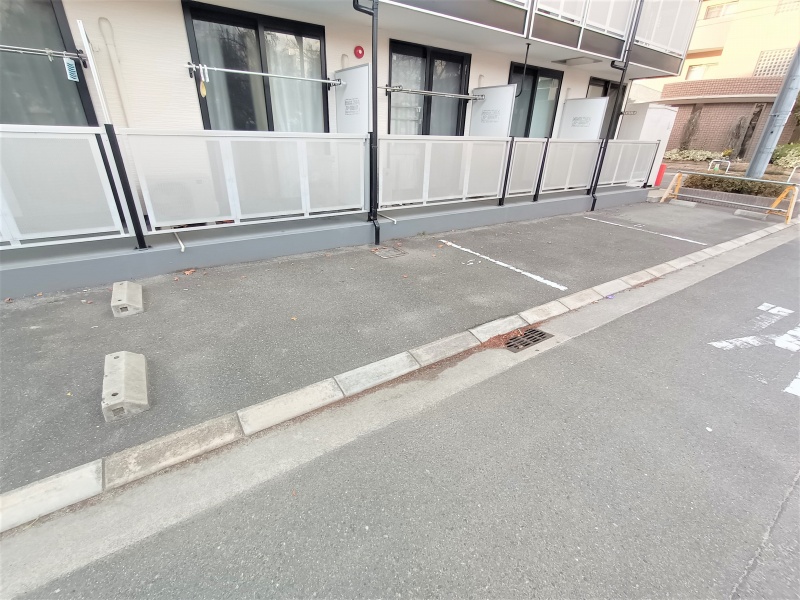 その他　駐車場は別料金となります。
