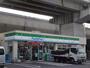 コンビニ　ファミリーマート 浦安若潮通り店（コンビニ）まで824m