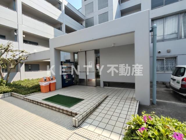 エントランス　建物の内部です