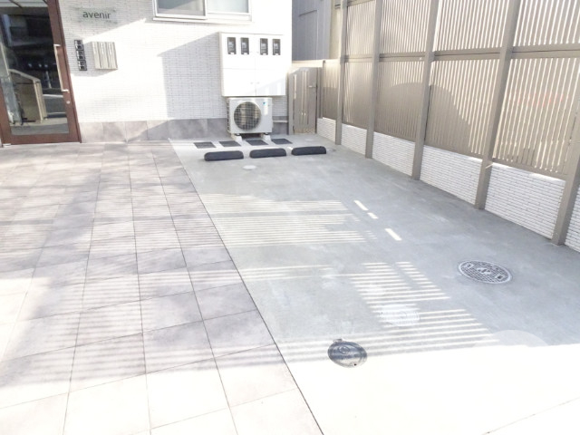 駐車場　敷地内駐車場