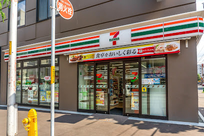 コンビニ　セブンイレブン南5条店（コンビニ）まで112m